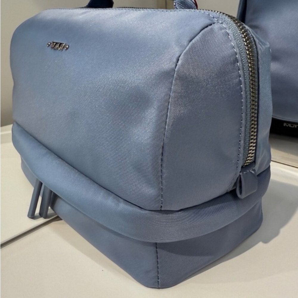 NWT Tumi Seattle Cosmetics bag - Picture 2 of 6